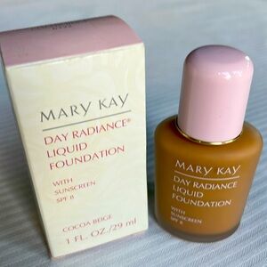 MK Cocoa Beige Day Radiance Liquid Foundation